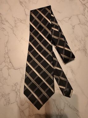 Classic Black and Gold Men's Diagonal Check Tie 100% Silk